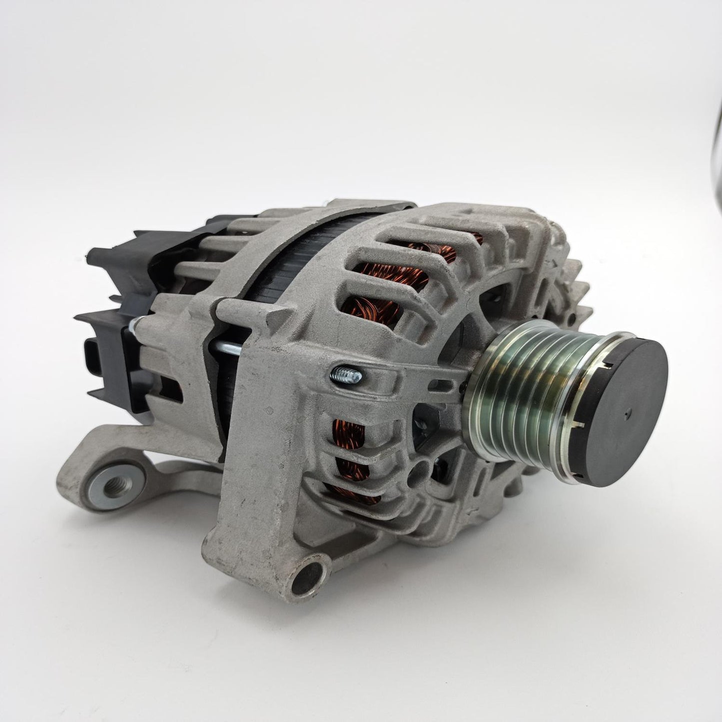 ALTERNADOR AUTOMOTRIZ VALEO IR/IF CW 12V 130A CHEVROLET CRUZE MERIVA TRAX BUICK ENCORE 1.4L VALUE 11399