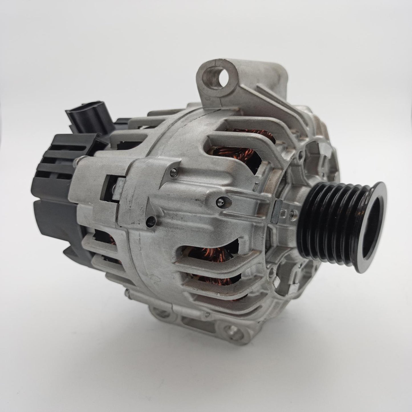 ALTERNADOR AUTOMOTRIZ VALEO IR/IF CW 12V 90A FORD KA FIESTA COURIER 1.6L WAI 0087100