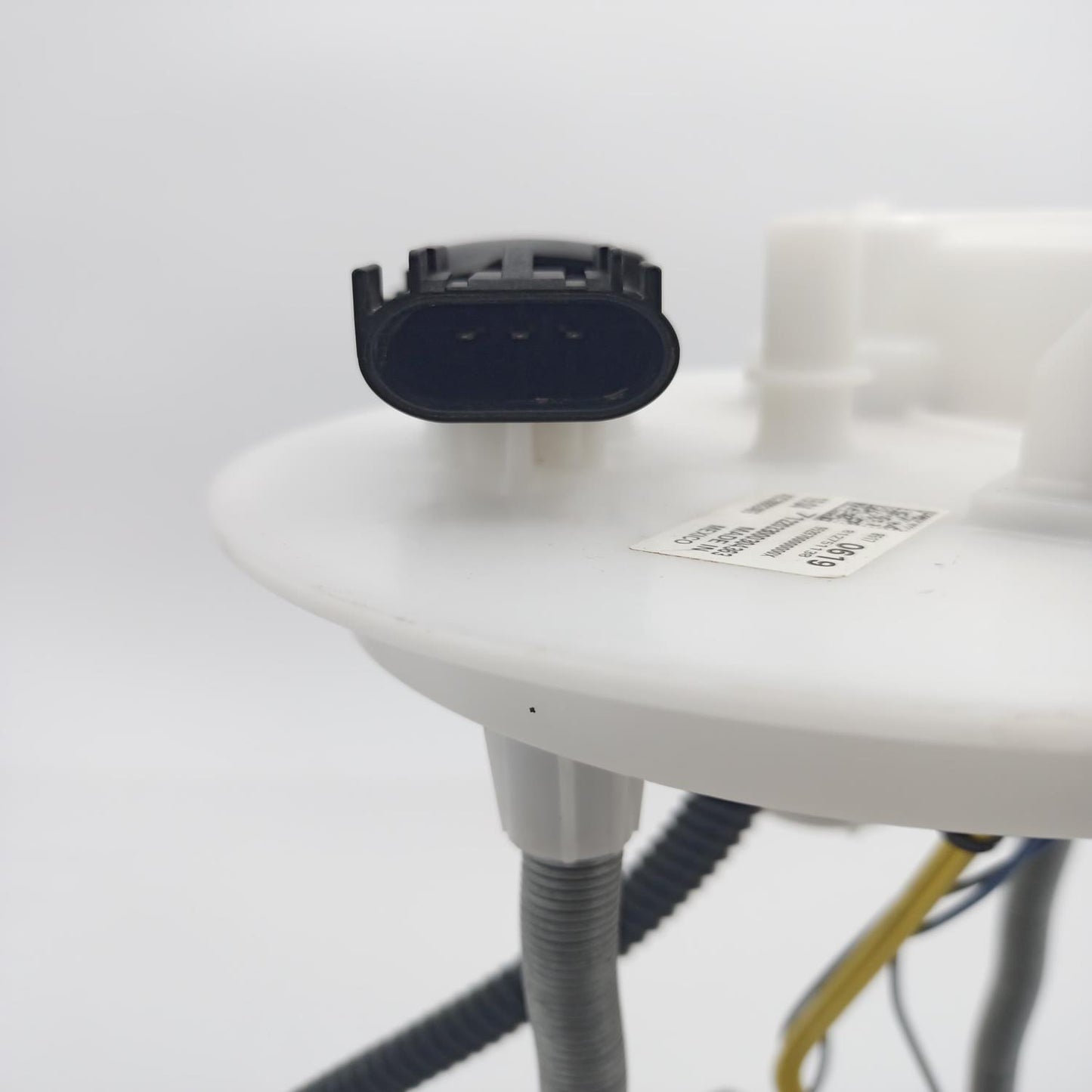 BOMBA DE GASOLINA CHEVROLET SILVERADO 1500 5.3L, 4.3L, 2.7L, 6.2L AÑO 2019, 2020, 2021 CHEVROLET CHEYENNE 2021  GMC SIERRA 4.3L, 5.3L, 6.2L, 2.7L AÑO 2019, 2020 812751138